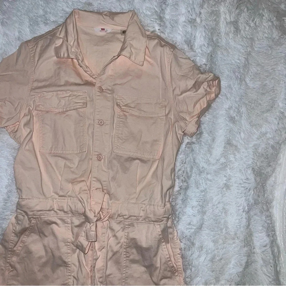 Levi’s Pale Pink / Light Coral Romper Jumpsuit size Large with Tie Waist - Picture 1 of 5